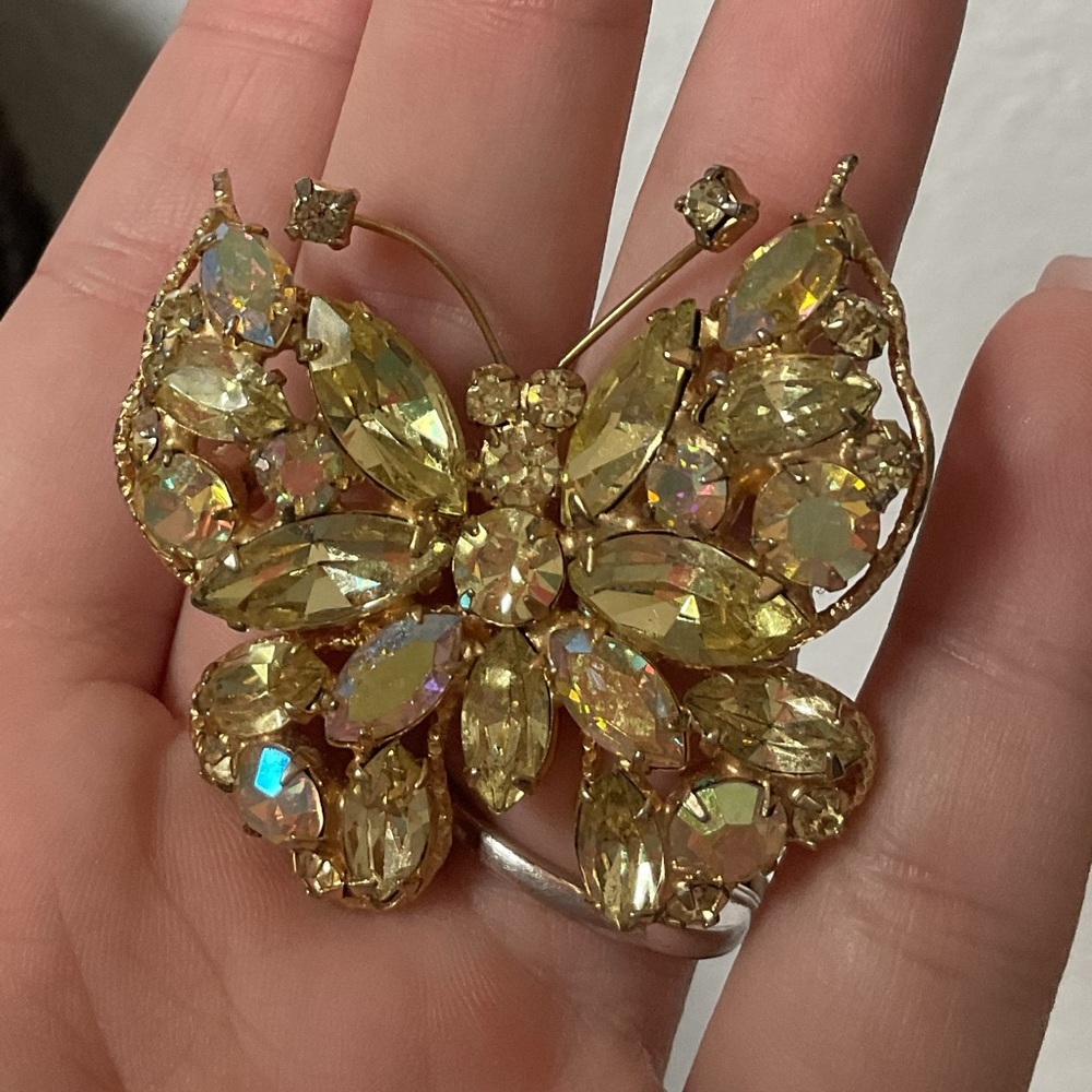 Vintage Signed Regency Butterfly Brooch - Picture 4 of 9